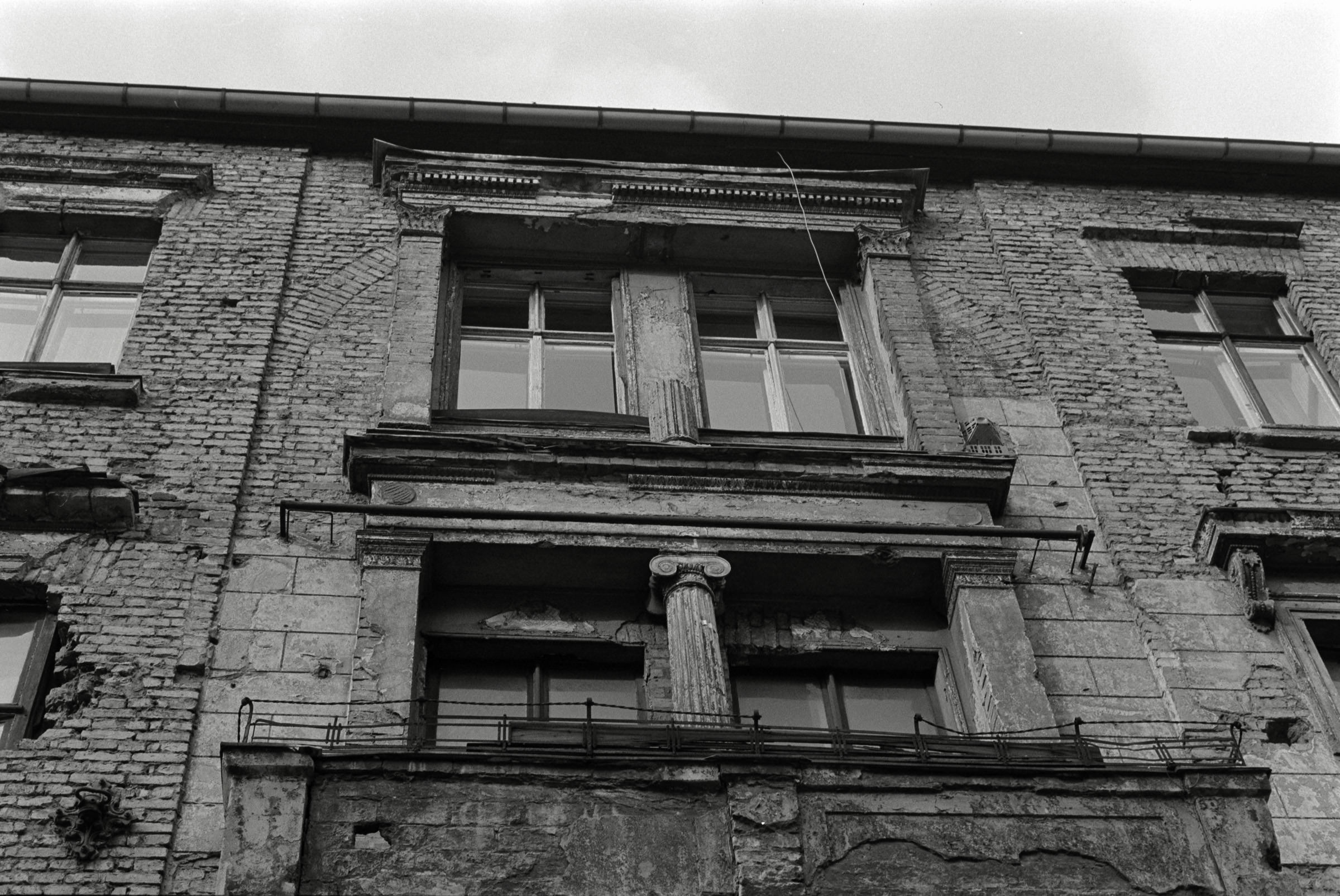 AHP F1993 03 005 sc240902 img30 NLP